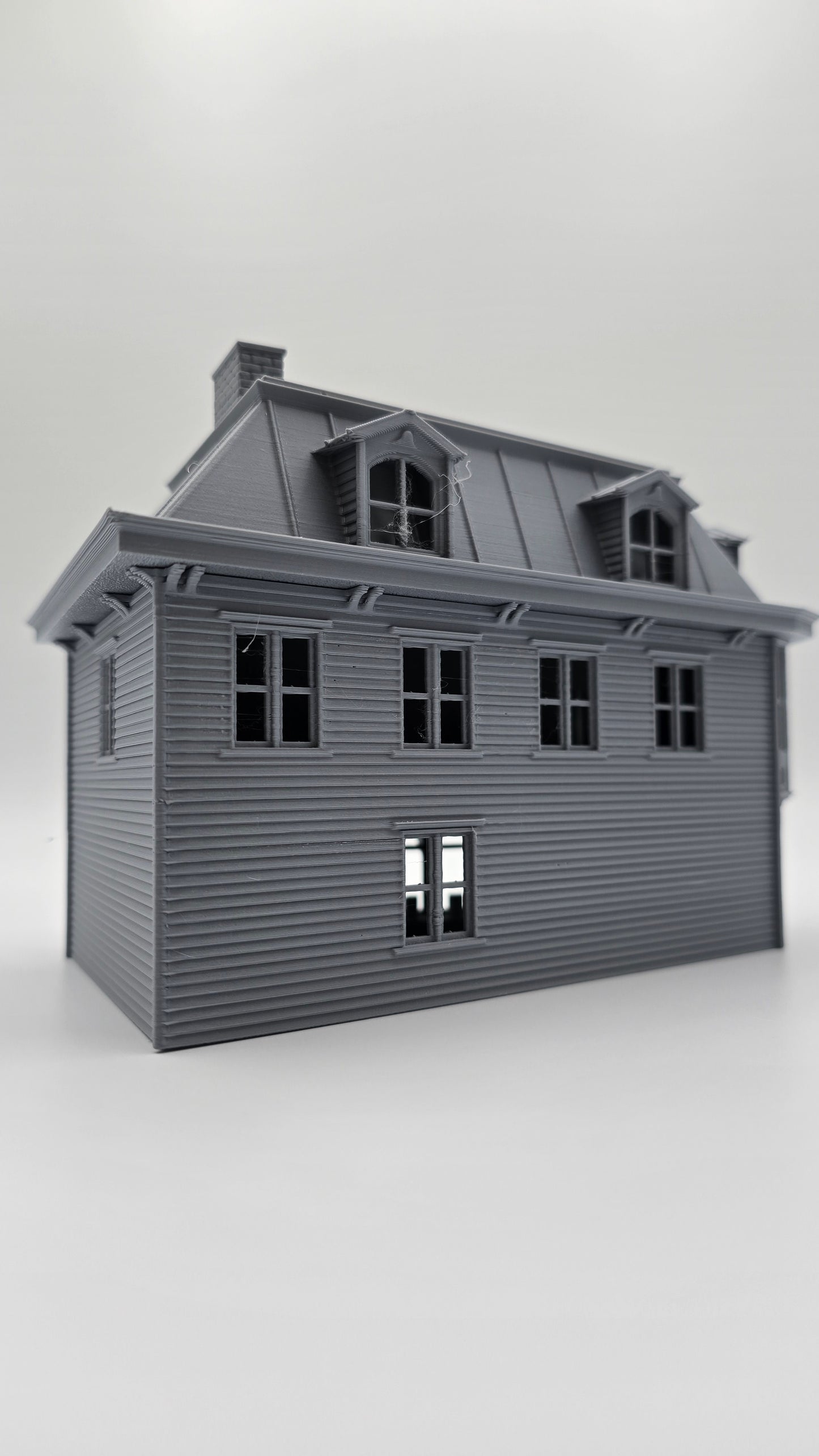 Ho Scale Flatiron House