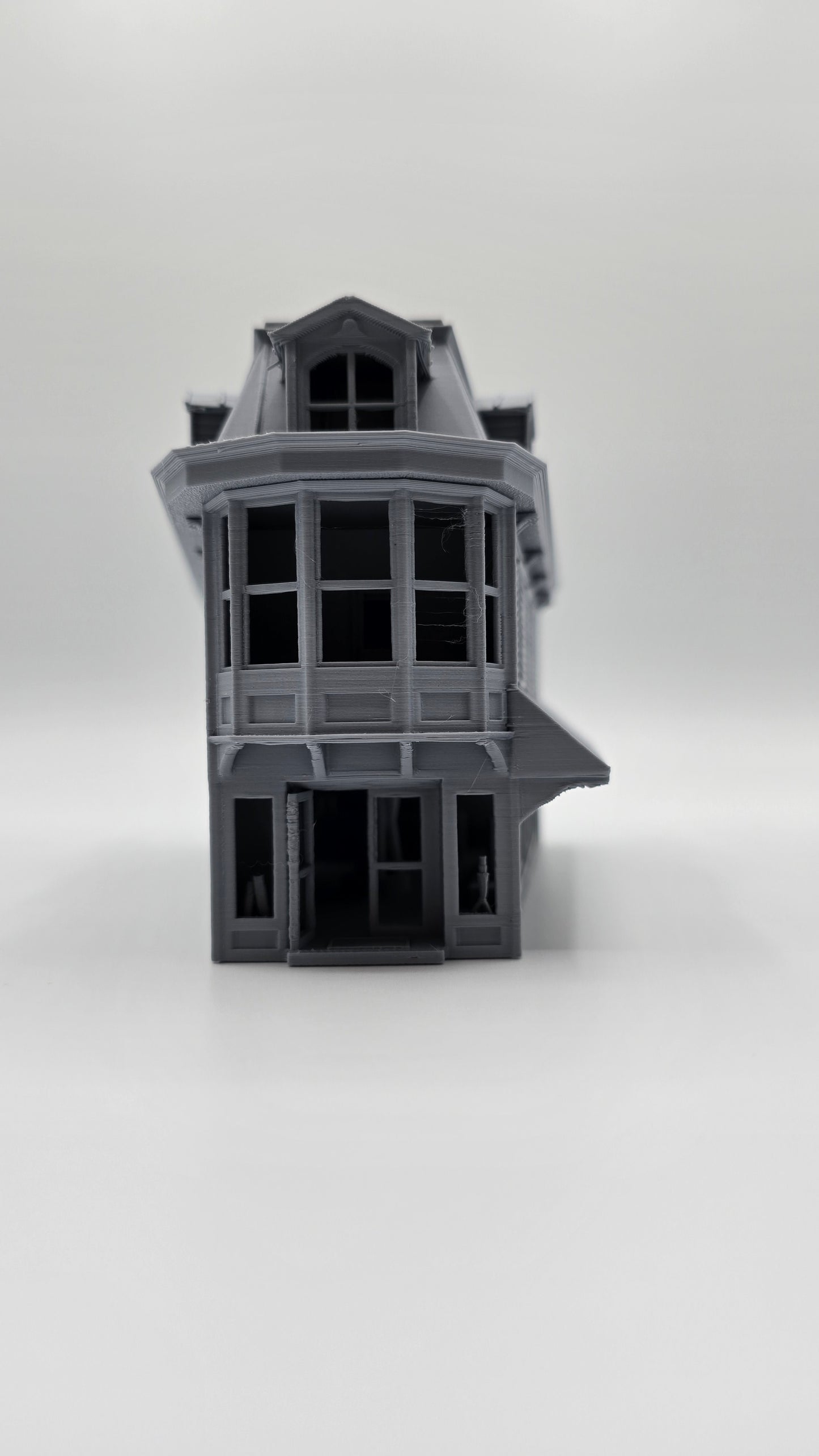 Ho Scale Flatiron House