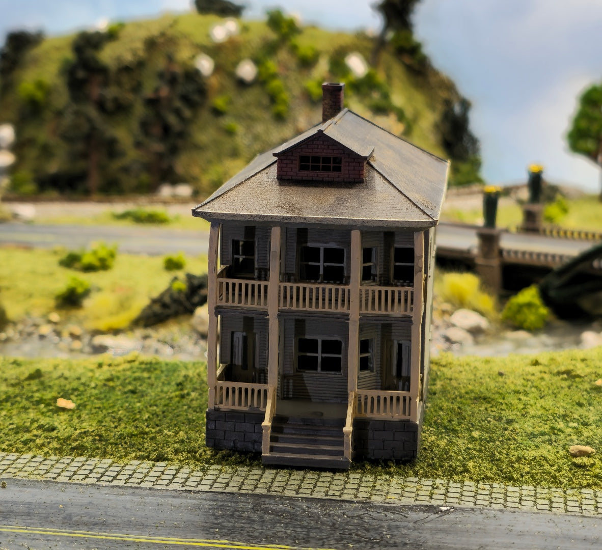 N Scale Maple Street Two-Family House - Highly Detailed Railroad Town Building