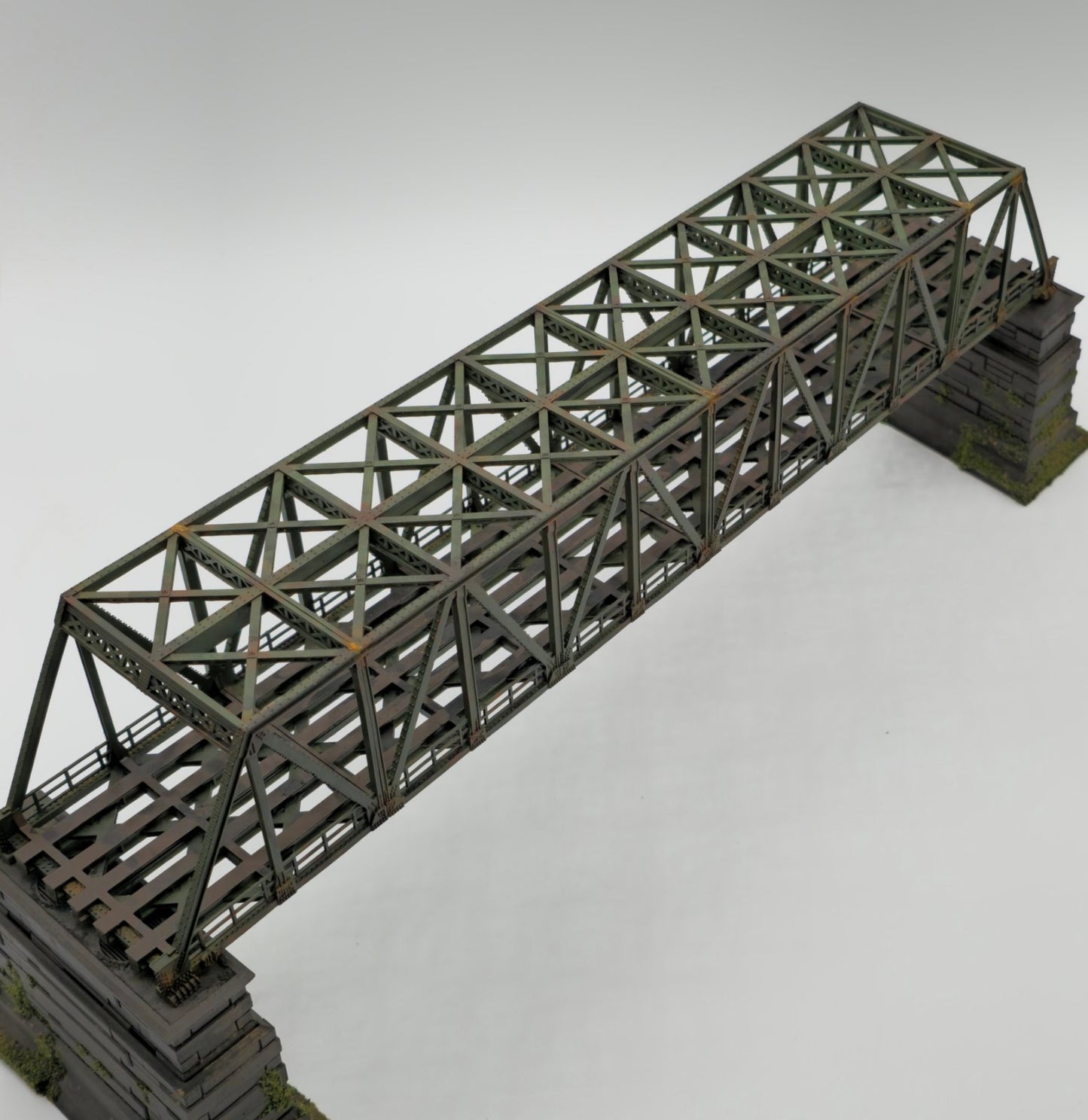 N Scale Classic Truss Bridge – Double Track – High Detail