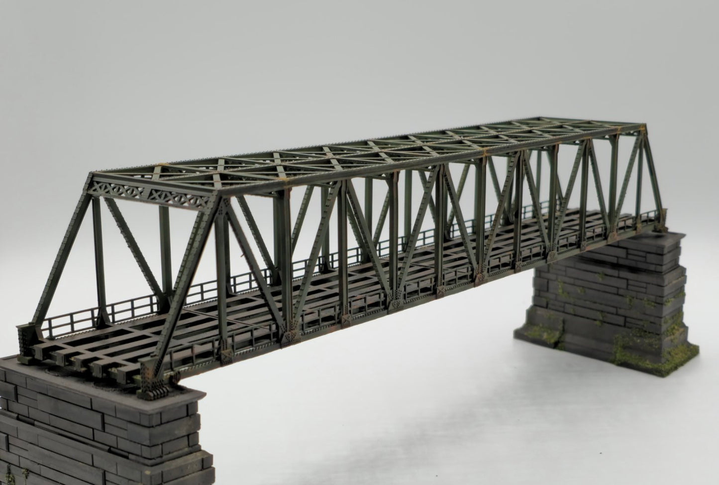 N Scale Classic Truss Bridge – Double Track – High Detail