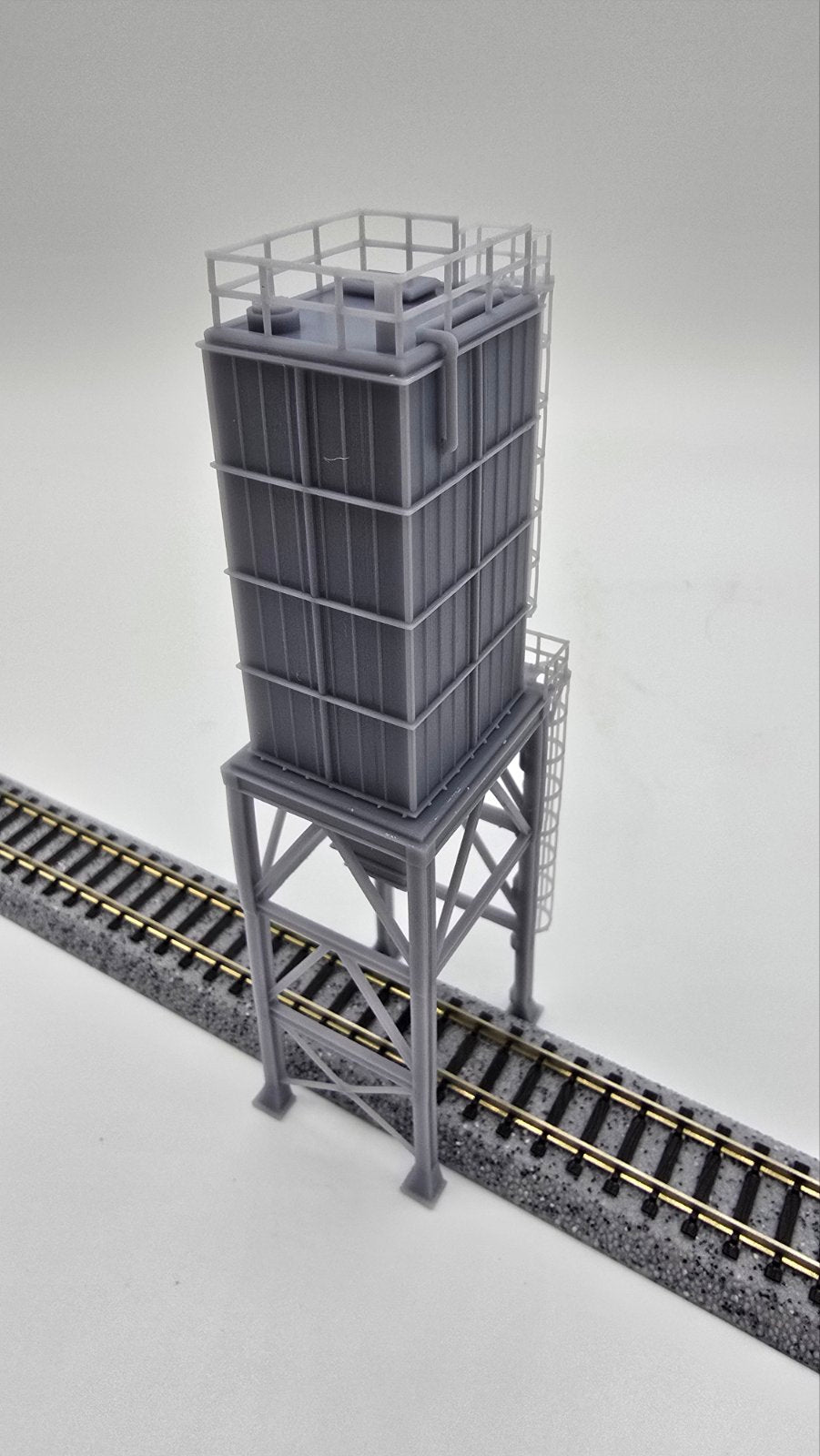 N Scale Square Industrial Silo / Hopper Bin Structure