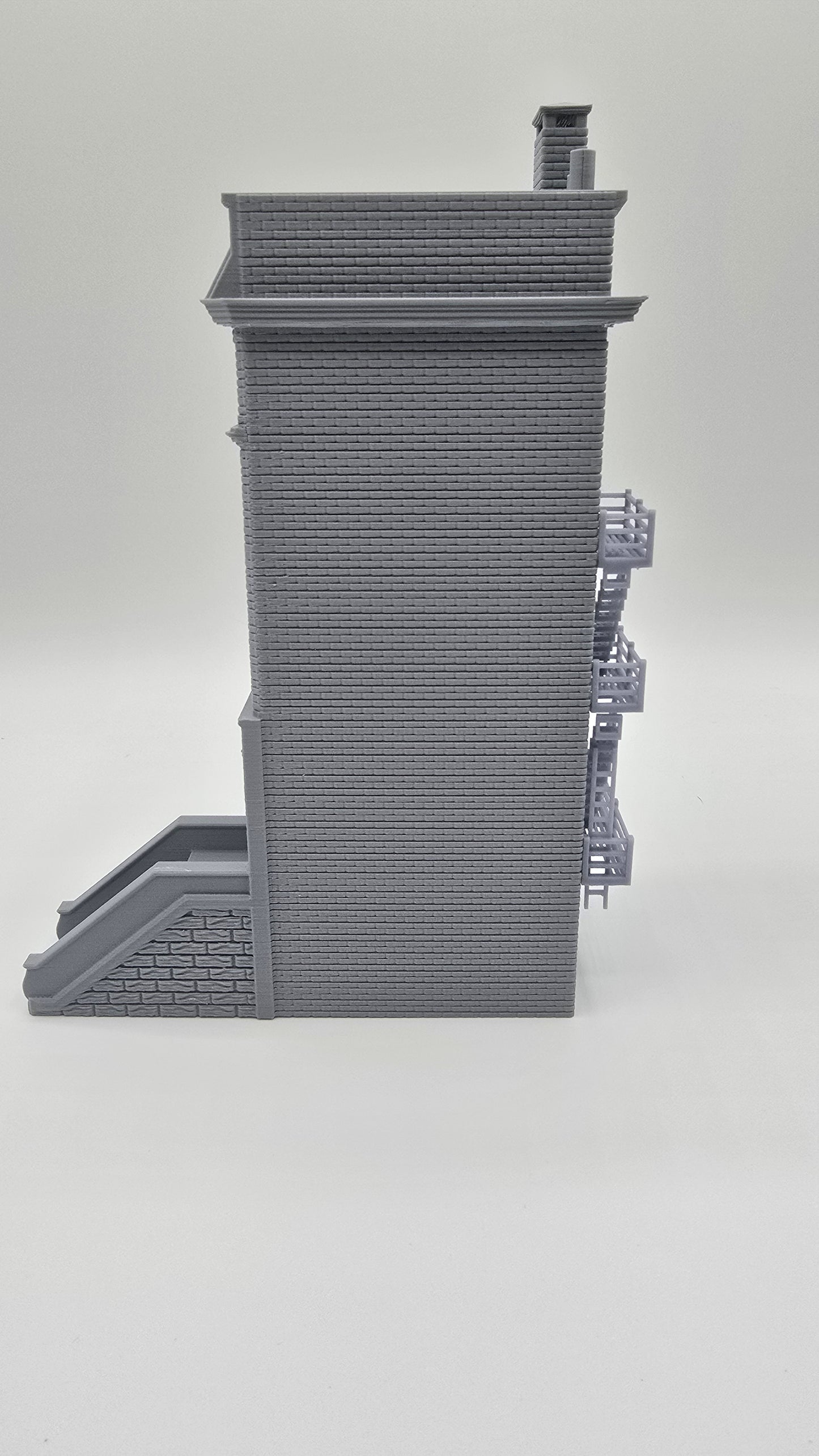 HO scale 1:87 Brick Apartment Building