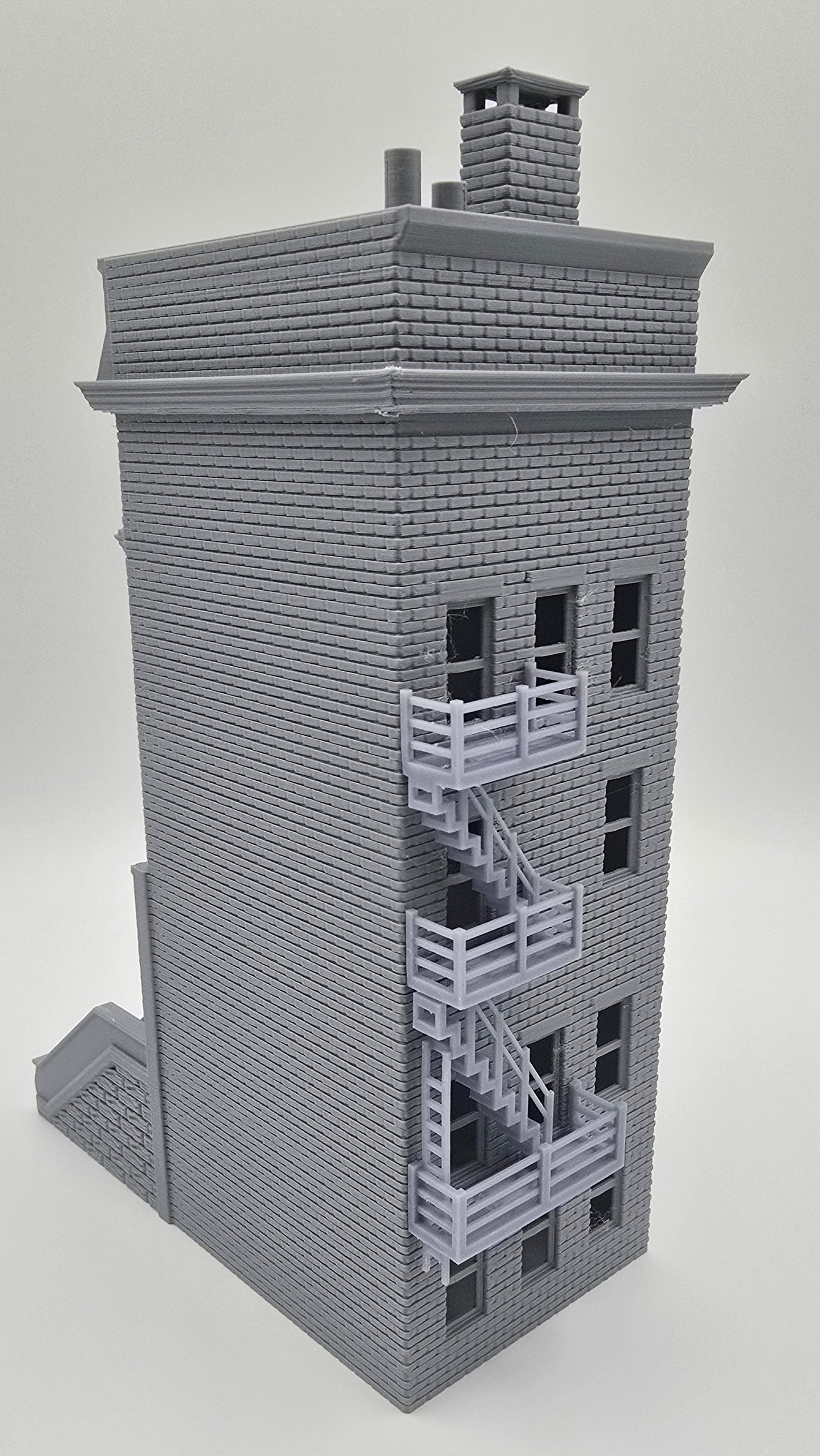 HO scale 1:87 Brick Apartment Building