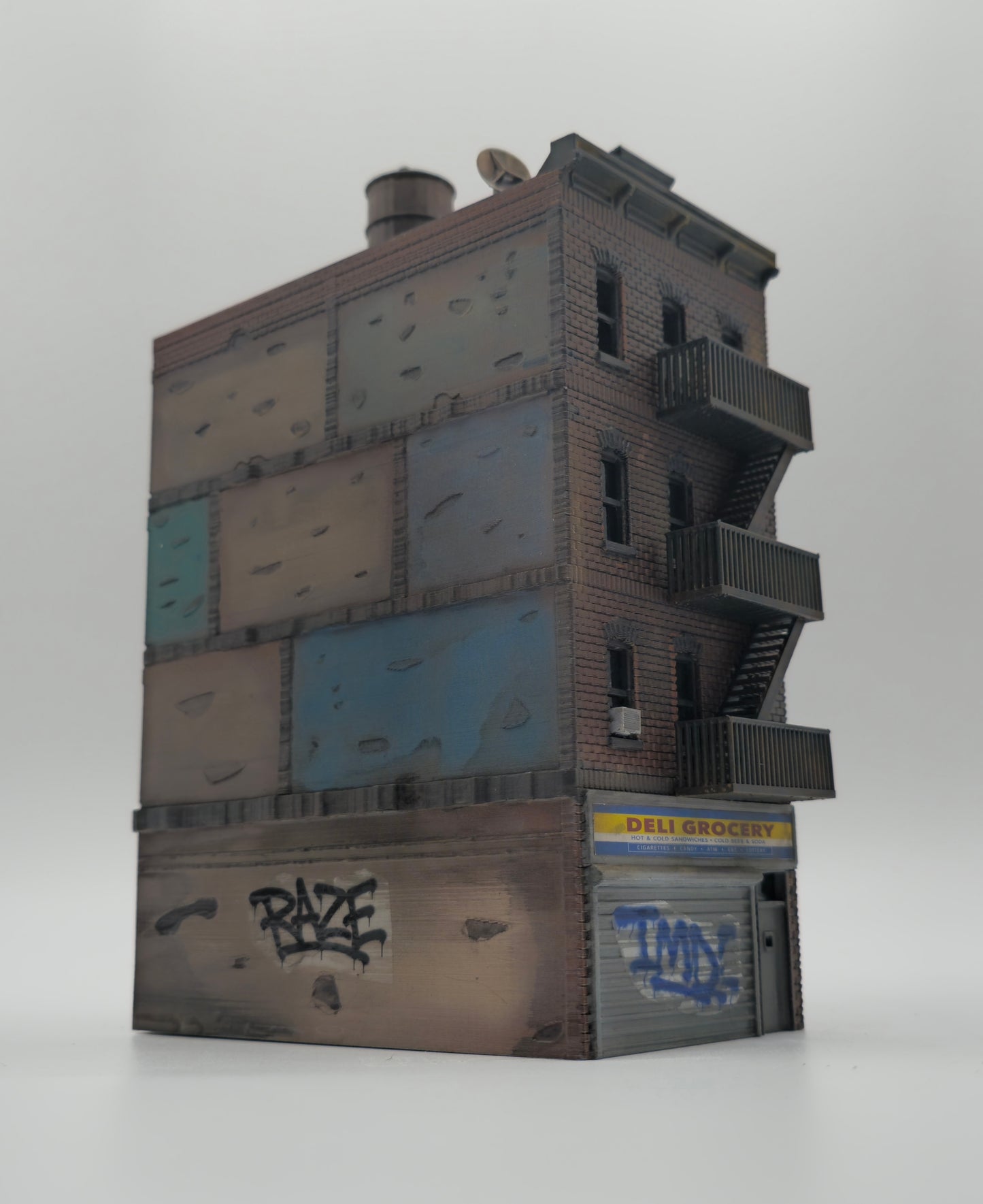 HO Scale Lone Survivor Urban Building - Deli Grocery