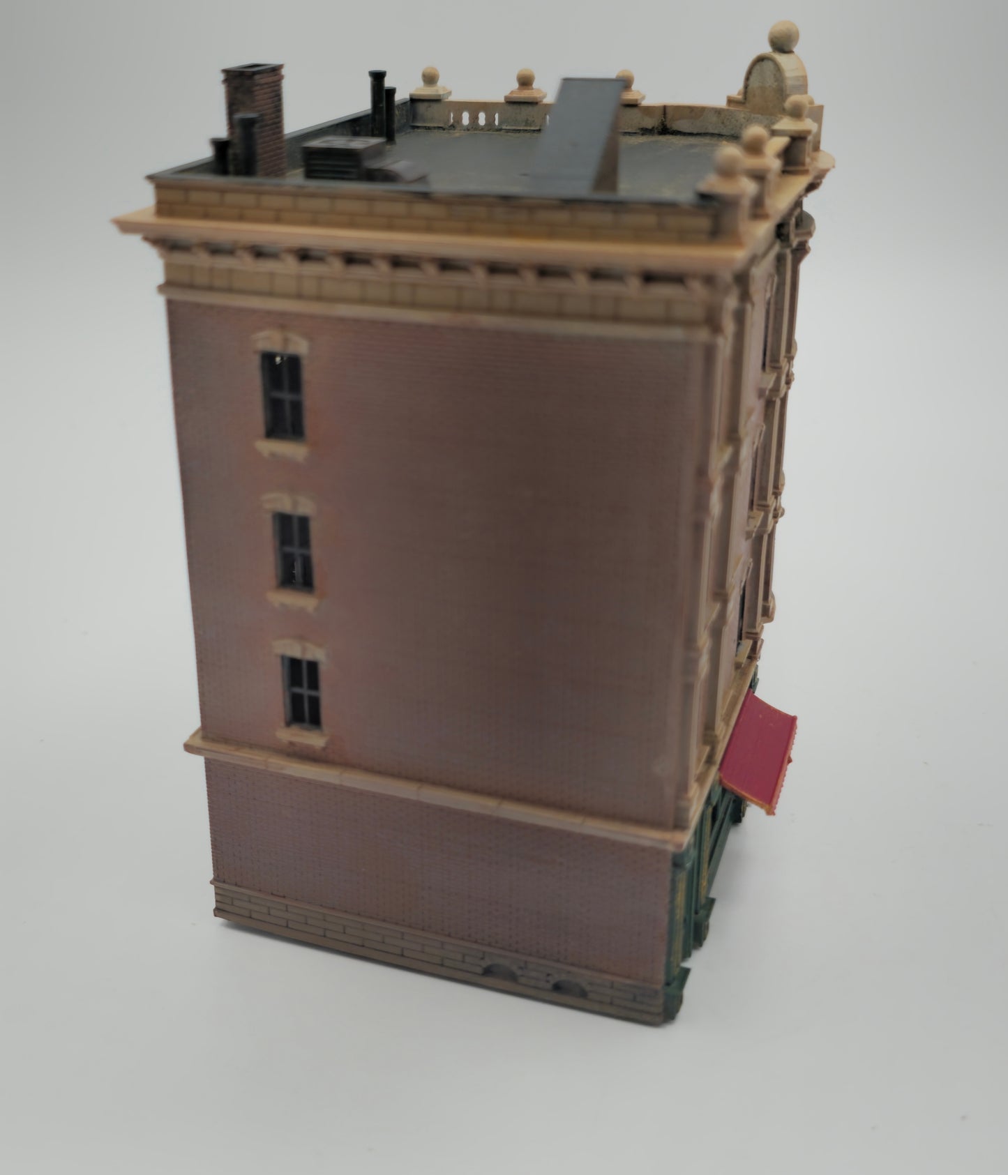 Maple Prime N Scale Downtown Restaurant Building